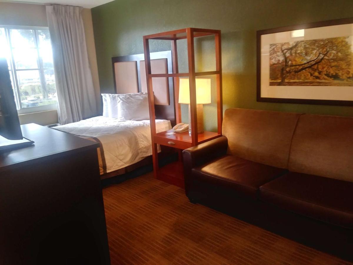 Popular attractions Area Nearby Property